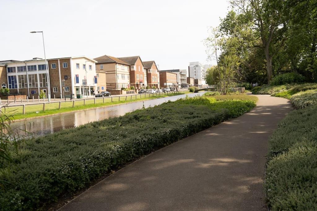 Hemel Apartments - Riverside Retreat Hemel Hempstead Exterior photo